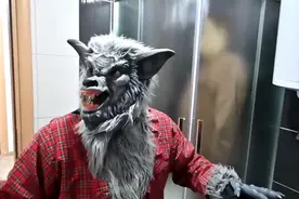 天呐怪兽居然会玩游戏，第一视角带你变成怪兽玩游戏