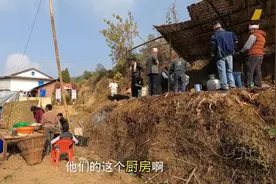 路边偶遇尼泊尔山区办酒席，二话不说就蹭，漂亮伴娘还向我打招呼视频封面