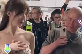车模和服装模VS媲美：妆容与艺术典范！视频封面