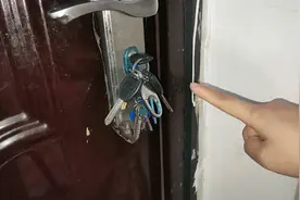 晚上睡觉前，一定要把钥匙插在门上！很多人都不懂，学会真的不亏视频封面