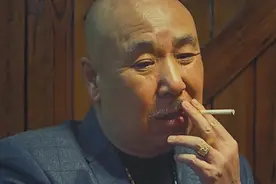 初来乍到，门扉半掩。视频封面