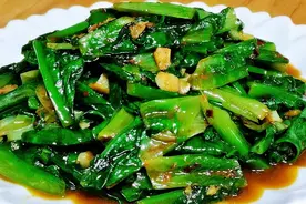 家常油麦菜怎么炒才好吃，学会这样做，爽脆入味，开胃下饭又简单视频封面