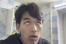 在乌克兰的日常都吃啥？一口生猪肉把我整懵了视频封面