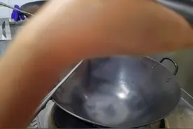 辣子鸡炒制全过程视频封面