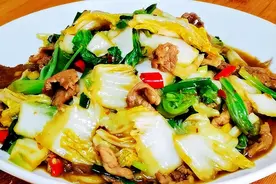家常白菜炒肉好吃有技巧，这样做鲜香入味，开胃下饭，家人特喜欢视频封面