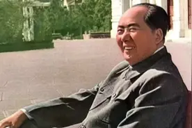毛主席的诗句，换了人间！让人是那么地振奋，请欣赏诗朗诵视频封面