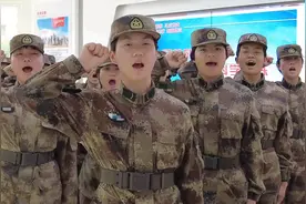 带你看看女兵下连是什么样子！ #女兵  #新兵下连（颜依瑶 魏梦娴视频封面