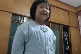 小孩不听话就要被打屁股😂视频封面