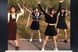 坏了！！！这官方账号给他们玩明白了！#整活 #lsp #二次元 #舞蹈视频封面