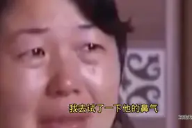 女儿上厕所迟迟没出来，妈妈推开门后，瞬间傻啦视频封面