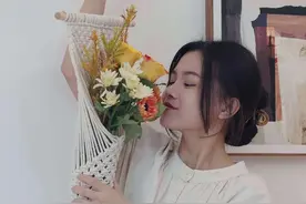 花十七做了一个可以挂墙上的花瓶，竟然毫无违和感，超惊艳视频封面