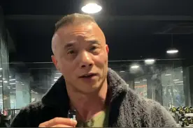 300kg杠铃划船，不建议大家轻易模仿视频封面