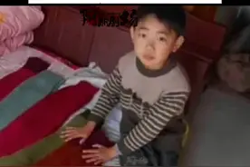 吉林白山一位家境贫寒的骨癌妈妈  得知自己患上绝症后 赶在去世前的1年3个月  为9岁大的儿子 织好了25岁之前所需穿的所有毛裤  生命剩余最后15个月的时间里与死神“赛跑”争分夺秒为儿子织完毛裤  我若走了 儿子太小没人疼…如今小伙子已经24岁了！也穿完了妈妈为他织的毛裤。现在想起往事仍然泪流满面：妈妈其实没离开！只是换了一个方式来爱我！泪目  #传递正能量 #感动瞬间视频封面