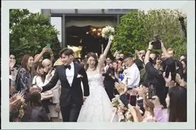 陳家樂&連詩雅締結良緣🥳祝兩位新人新婚快樂，甜甜蜜蜜💕#星引力计划 #婚礼 #每一个幸福瞬间都值得被记录视频封面