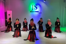 裙子掉了都不要慌，刷到的朋友你们来找亮点视频封面