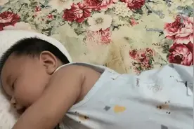 爸爸是双眼皮，妈妈是双眼皮，哥哥是双眼皮，你怎么就是单眼皮？视频封面