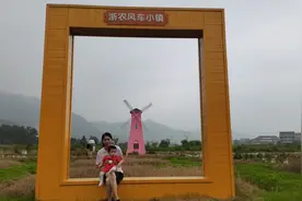 熊孩子爱上了吃袜子，一日三餐#搞笑#中视频计划@DOU+视频封面