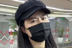 听说这个扶梯在重庆也是交通工具？#闺蜜的迷惑行为 #重庆 #内容过于真实视频封面