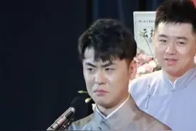 #张云雷 最爱听《叫小番》的师哥～最后比👍🏻的手太可爱了@张云雷视频封面