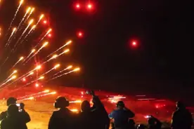 视频源于海外，美国民间射击活动③(曳光弹烟花盛宴)视频封面