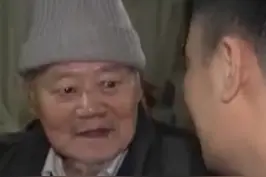 老人300万房产赠水果摊主 家属能推翻公证吗？视频封面