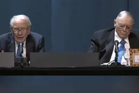 巴菲特谈下一代领导人：阿贝尔一定会继承我的工作视频封面