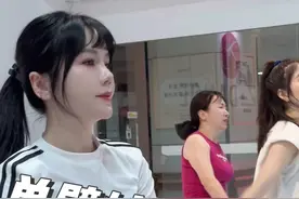 我也有很努力的和正常人一样在生活呀。#身残志坚的女孩 #残疾人正能量视频封面