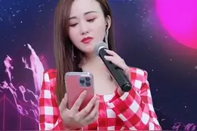 #机智编歌 视频有点长，大家一定要看完哦，连夜临时自己写的歌词，三年直播心酸苦辣全部写在里面了#真人真唱