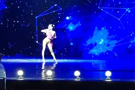 十岁小姑娘精彩的拉丁舞表演视频封面