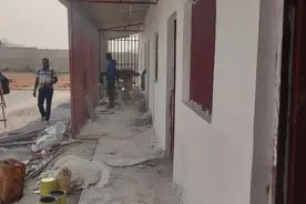 这是咱们中国老板在刚果金科卢韦齐的一个院子视频封面