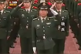 他曾说，我就想冲在最前面！他是武警广西总队政委，“独臂将军”丁晓兵！致敬！视频封面