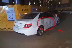 被人砸车，保险可以赔吗？意外事故的定义是什么？#抖音汽车 #保险视频封面