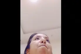 请看完，请注意我妈妈的眼神视频封面