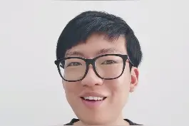 #男子买新车发现车门里长满蜂蜜 究竟是买车送蜂蜜，还是停车产蜂蜜？ #大v快评 毕竟这也关乎到车主的切身利益。