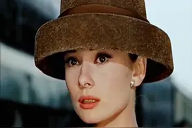 为什么赫本总是爱上比她差的男人？ #历史  #奥黛丽赫本  @抖音短视频视频封面
