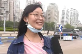 两组求下联：“山东人东山再起” “不锈钢钢不锈” 全家齐动员，评论区见！#街访  #抖音小助手  #热点皆采视频封面