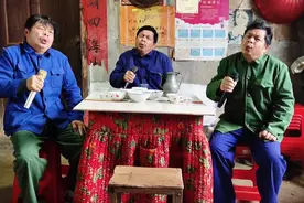 生活好像一天天在重复，没感觉疲倦但有一点麻木，夜深才感到孤独视频封面