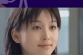 #十八岁时的金莎 那个时候的金莎太天真了吧，一脸的稚气未脱，太让人怀念啦 ​视频封面