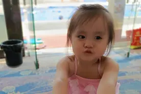 孩子爸每周就一天假期能回家陪孩子们，好好玩一下。视频封面