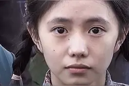 近日， #张艺谋谈“谋女郎”标准：绝不能是整容脸！脸是爹妈给的，自信气质最重要视频封面