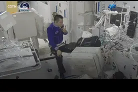 三位 #航天员在 #中国空间站的一天视频封面