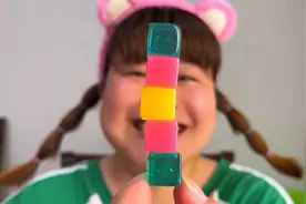 好吃又好看的彩色方方糖#美食 #零食 #糖果 #零食推荐视频封面