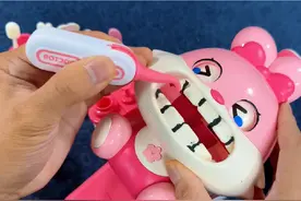 哇！好玩又有趣的过家家玩具，小白兔的牙齿怎么啦#过家家玩具视频封面