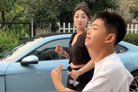 终于盼到姐姐出差回来，弟弟想大姐了，赶紧跑到楼下跳舞迎接一下，姐姐高兴的满眼宠溺，又搂又抱的🤣#姐弟#萌娃 #记录真实生活视频封面