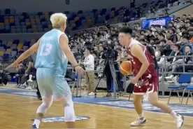 裁判长的测试题：该案例中，是否构成打手犯规？或者选择高质量不宣判？#用篮球表达心情 #篮球裁判案例 #裁判长的测试题 #争议判罚 #篮球需要沉淀视频封面