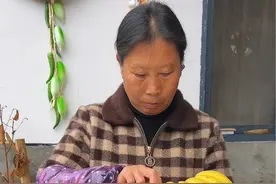 炸香蕉你们都有吃过吗？口感外酥里嫩，好吃又简单～#农村美食 #我的乡村生活 #炸香蕉视频封面