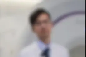 遇冷就鼻塞打喷嚏，是过敏性鼻炎吗？ 其实还有可能是非过敏性的鼻炎，他们的处理方式有什么异同？ #过敏性鼻炎 #血管运动性鼻炎 #鼻炎 #硬核健康科普行动 #鼻炎常备药视频封面