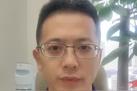 每日互动索赔时效只剩3个月 受损股民仍可起诉 上市公司因累计虚增利润超1亿元被处罚，目前受损股民仍可索赔。我是厉健律师，曾代理股民起诉100多家上市公司索赔，今天聊聊每日互动，股民为什么索赔？索赔条件？提供什么资料？一、为什么索赔？2021年10月18日，每日互动（代码300766）因2019年三季报、2019年年报、2020年一季报、2020年半年报、2020年三季报有虚假记载，被浙江证监局罚款200万元。根据《证券法》规定，上市公司虚假陈述，受损股民可依法索赔。 二、索赔条件？暂定：在2019年10月28日到2020年12月14日期间买入每日互动股票，并在2020年12月14日后卖出或继续持有股票的受损股民可以索赔。索赔条件以法院认定为准。 三、提供什么资料？目前距离索赔时效届满只剩个月。股民先去证券公司打印对账单、开户查询单，提交给律师审核，根据回复情况，再决定是否参加索赔。更多股票索赔，请关注厉健律师。#每日互动 #股票索赔律师厉健 #股民交流视频封面