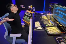 我用小号Elong Wong与意大利知名DJ制作人Kosimo合作的意大利经典舞曲《Gam Gam》2025最新HyperTechno版今天全球发行啦！快来回顾经典一起嗨吧！#王绎龙 #elongwong #意大利舞曲 #hypertechno #电音