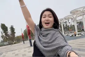 好女一身膘，虎背又熊腰；山外青山楼外楼，胖的女生最温柔；街上美女千千万，只有胖的最好看！像我这样的算好看吗？😂😂#生活就是要开心一点 #我知道自己太普通视频封面